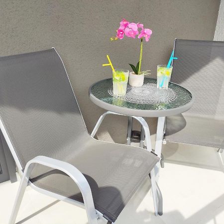 White Studio Apartman PUY Exterior foto