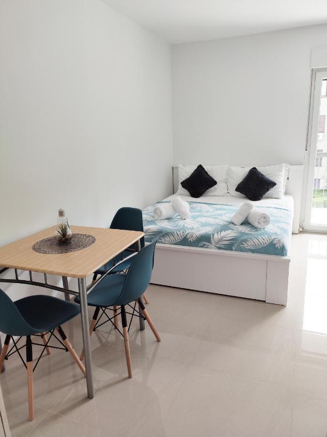 White Studio Apartman PUY Exterior foto